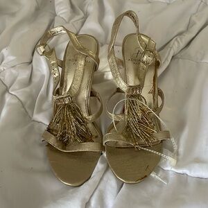 Adrianna Papell size 9 gold dress sandals. NWT.heel 3 3/4 inches.